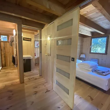 Chalet Bois Dans Quartier Calme - 4792
