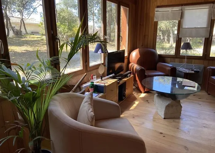 Bois Dans Quartier Calme - 4792 Soulac-sur-Mer