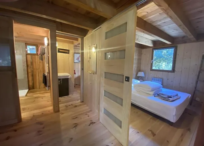 Chalet Bois Dans Quartier Calme - 4792